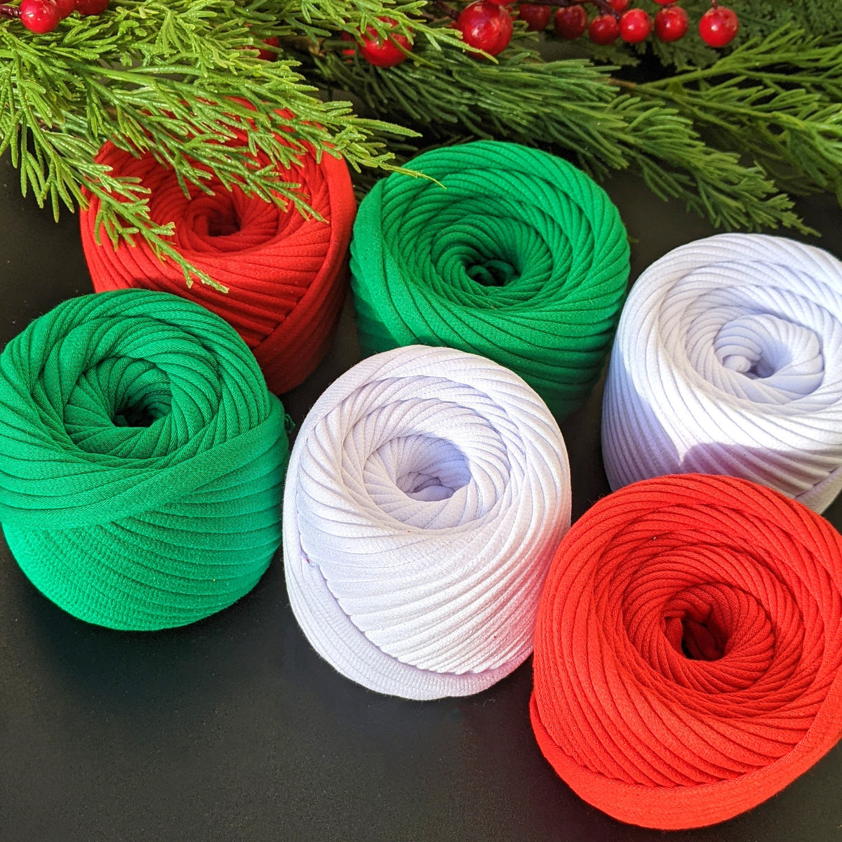 T-shirt yarn, Medium 7-9 mm, Snow White