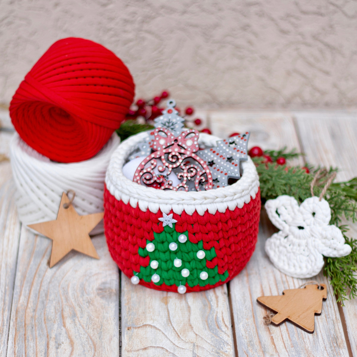 T-shirt yarn, Mini 5-7 mm, Lady in Red