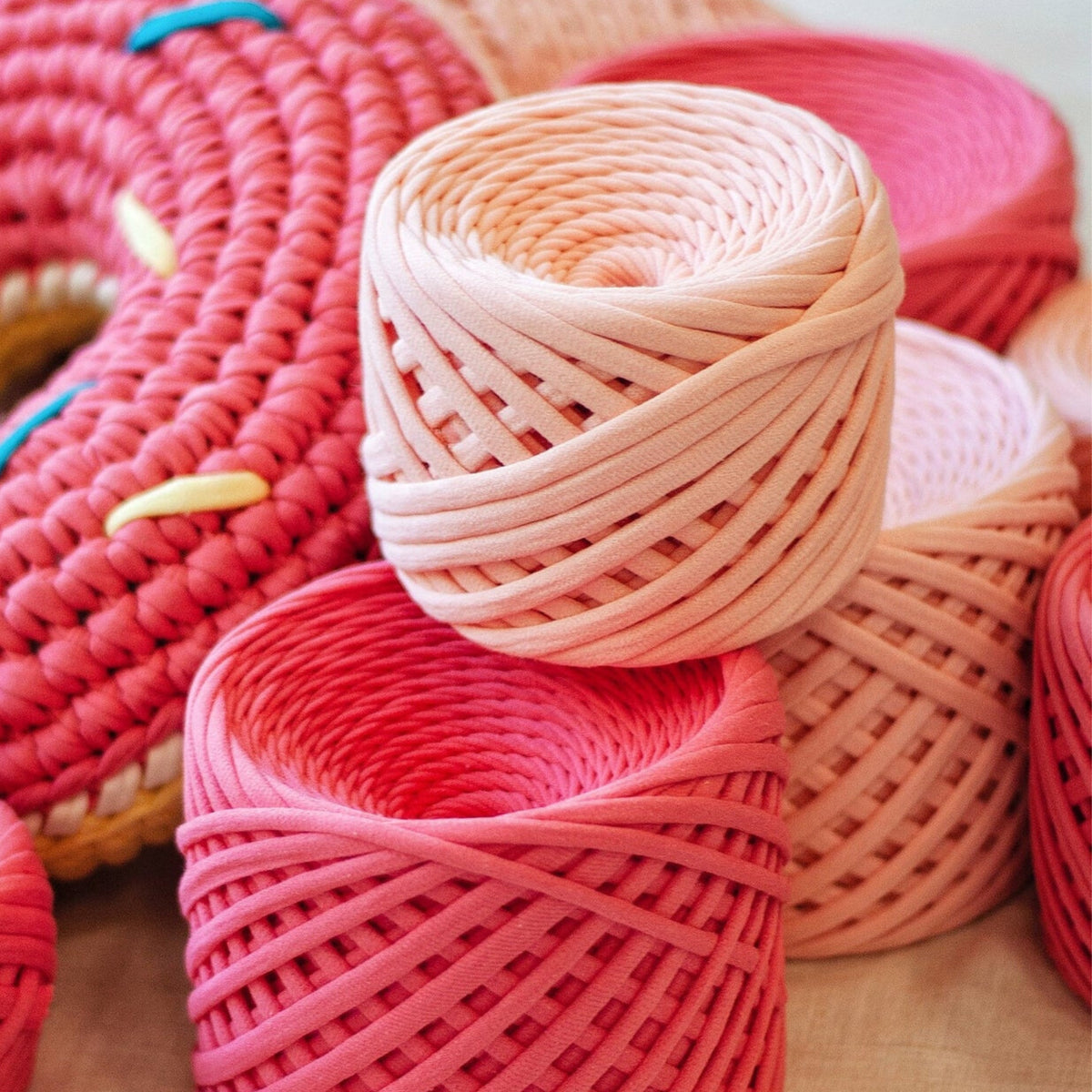 T-shirt yarn, Medium 7-9 mm, Marshmallow