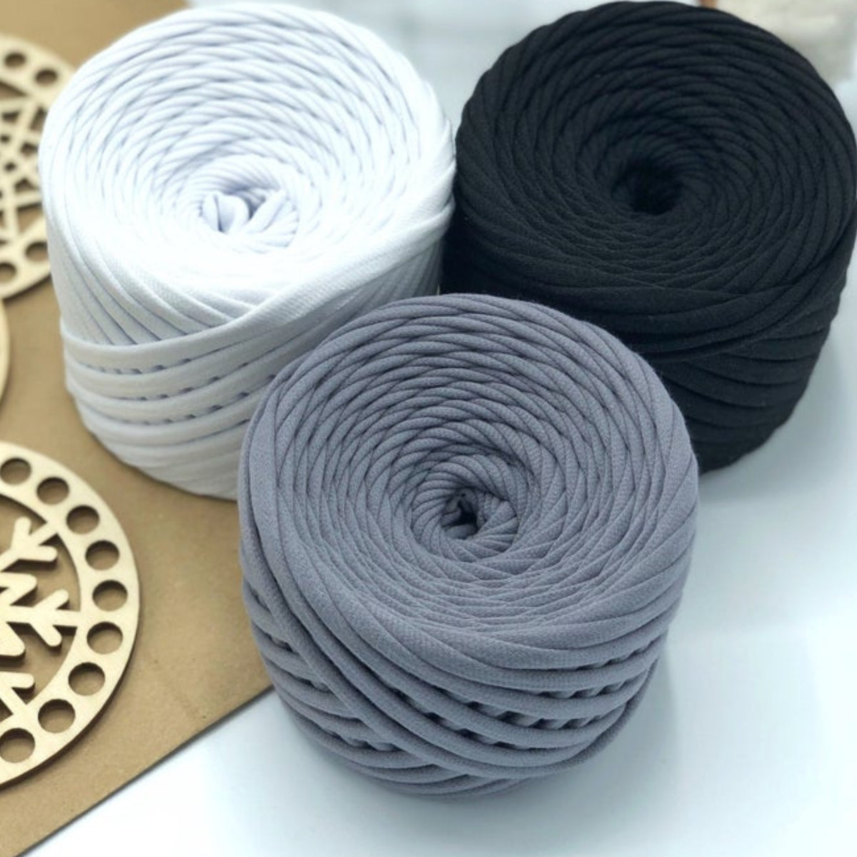 T-shirt yarn, Medium 7-9 mm, Mr. Gray