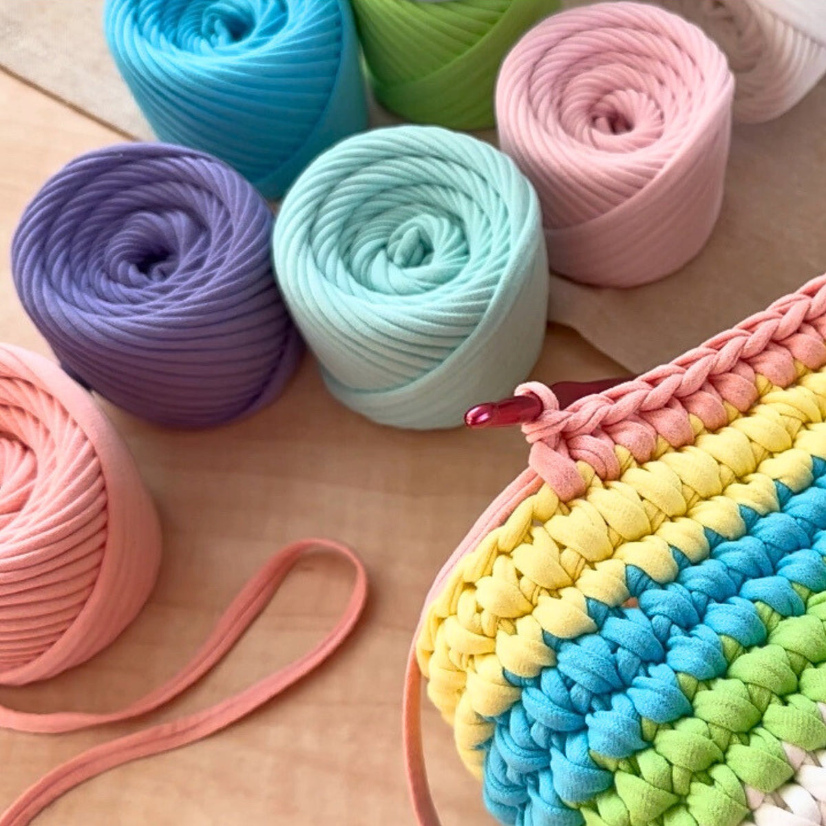 T-shirt yarn, Medium 7-9 mm, Marshmallow