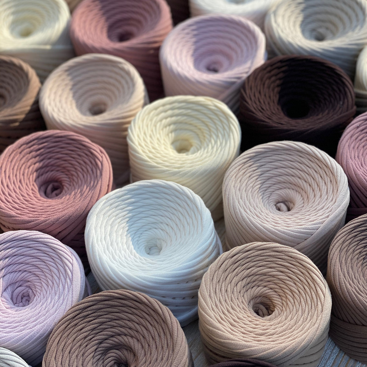 T-shirt yarn, Medium 7-9 mm, Cocoa