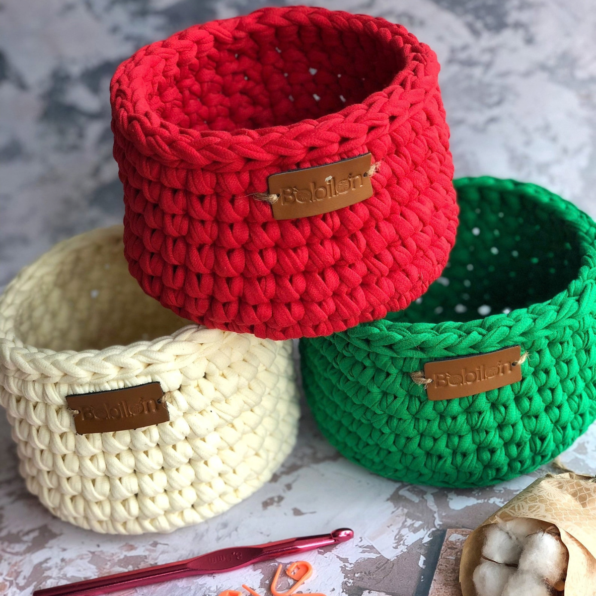 T-shirt yarn, Medium 7-9 mm, Lady in Red